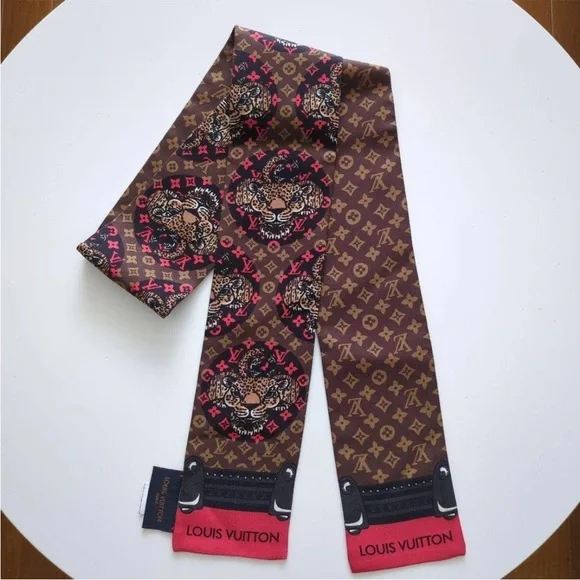 Louis Vuitton Monogram Brown and Red Scarf - Picture 6 of 11